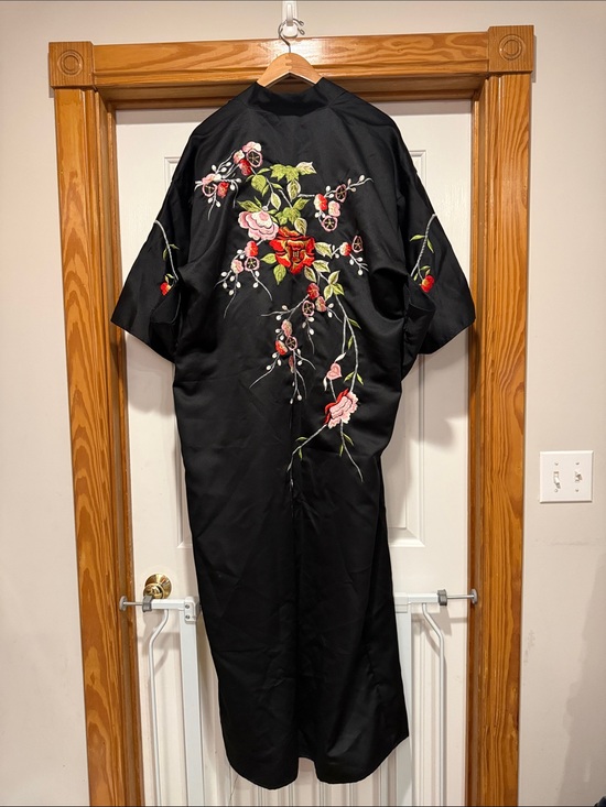 Other - Black Embroidered Women's Kimono - Brand Unknown